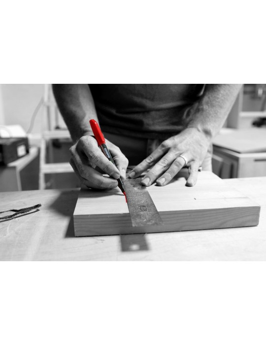 Zestaw 4szt. markerów 2 czarne, niebieski i czerwony TRACER APMK1